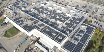 Helexia installe des panneaux solaires sur les magasins Auchan en Hongrie
