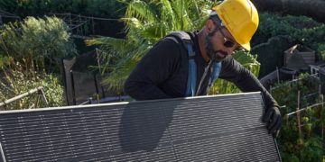 Toit solaire : Edilians accompagne les couvreurs avec le Pass Solaire